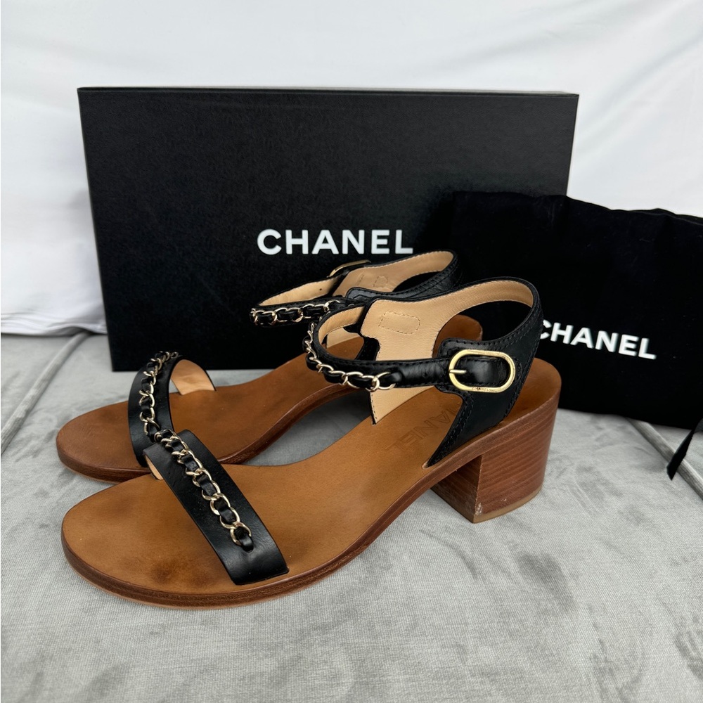 Chanel Leather Heel Sandals with Gold and Black Chain Size 36.5